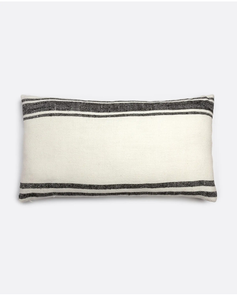 Housse de coussin KARNAL en lin 75 x 40 cm en couleur blanche avec rembourrage inclus