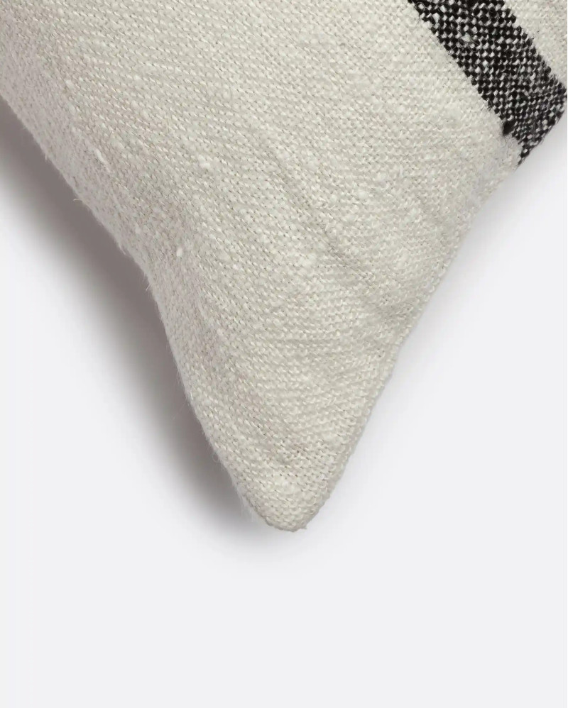 Housse de coussin KARNAL en lin 60 x 60 cm en couleur blanche