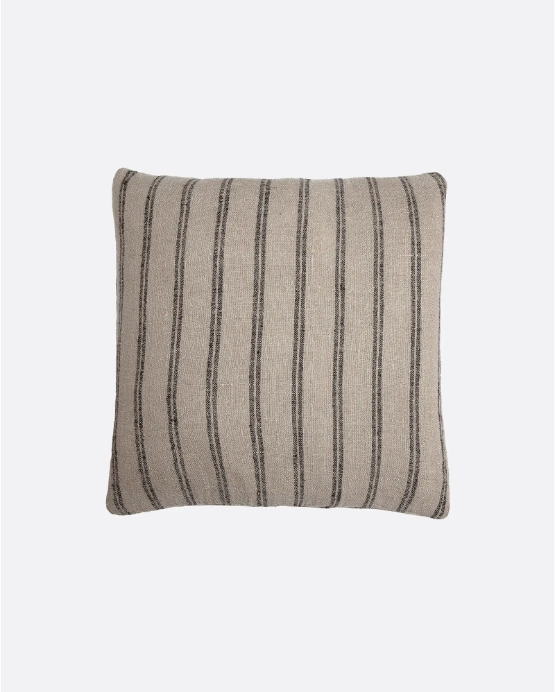 Housse de coussin KURUVA en lin 60 x 60 cm avec rayures noires