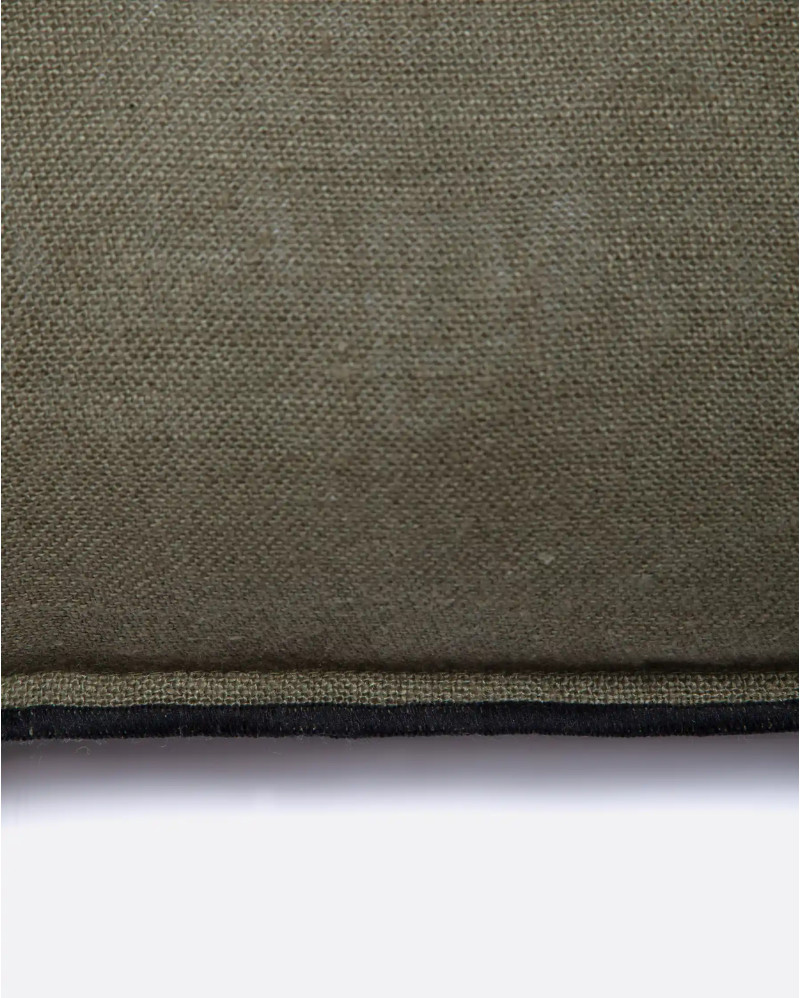 Housse de coussin NADIVI en lin 50 x 50 cm en couleur vert olive