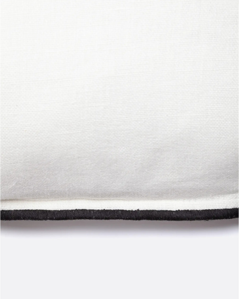 Housse de coussin NADIVI en lin 50 x 50 cm en couleur blanche