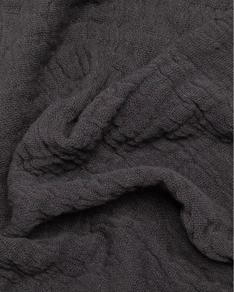 NADU towel in recycled cotton 70 x 50 cm in charcoal grey colour