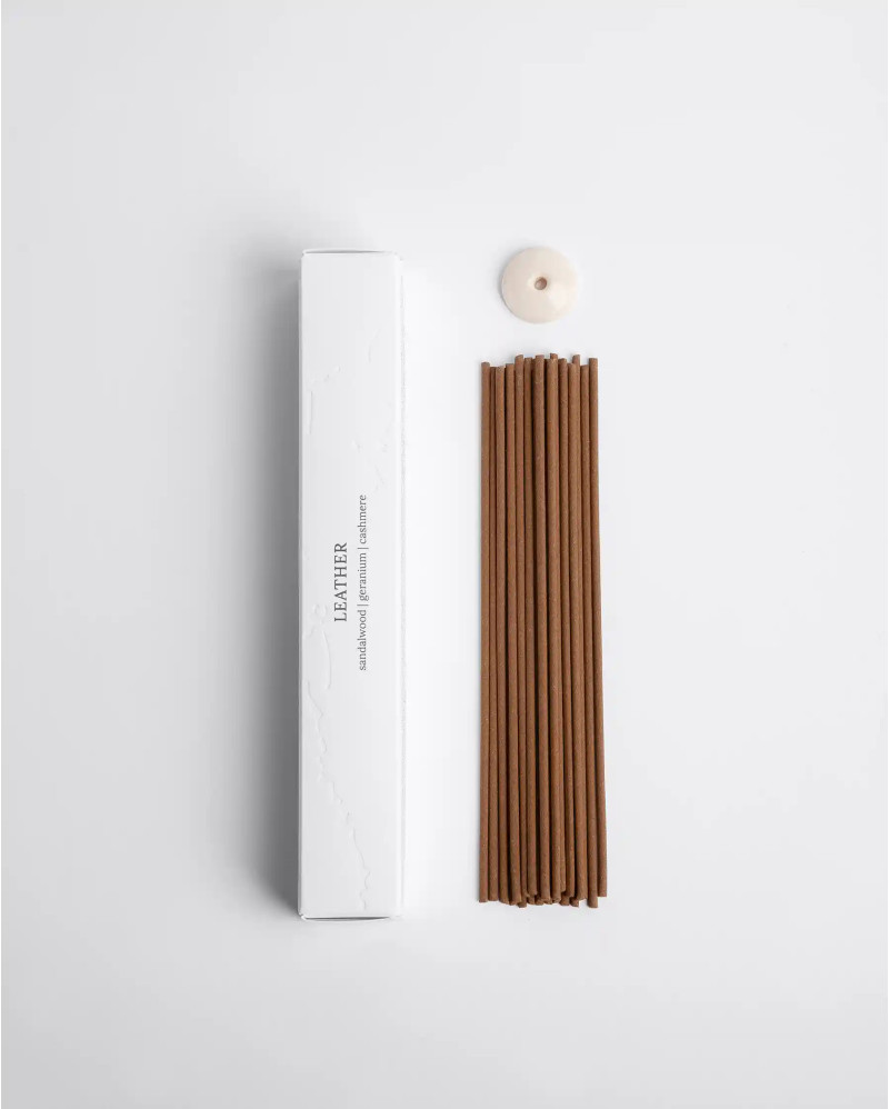 LEATHER natural scented incense. 25 units with ceramic incense burner