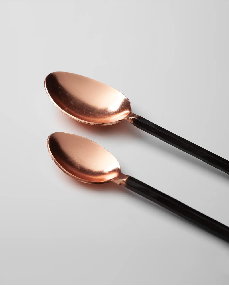 TUTUPI cutlery in stainless steel 23 x 0,5 x 4 cm in copper colour. Set of 4 units