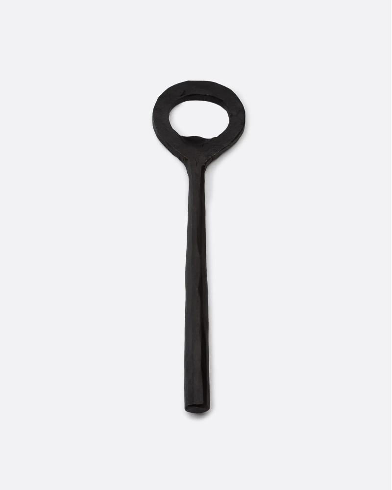 TUTUPI bottle opener in stainless steel 15 x 0,5 x 4 cm in black colour