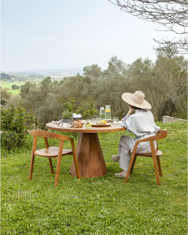 Mesa de comedor de exterior...