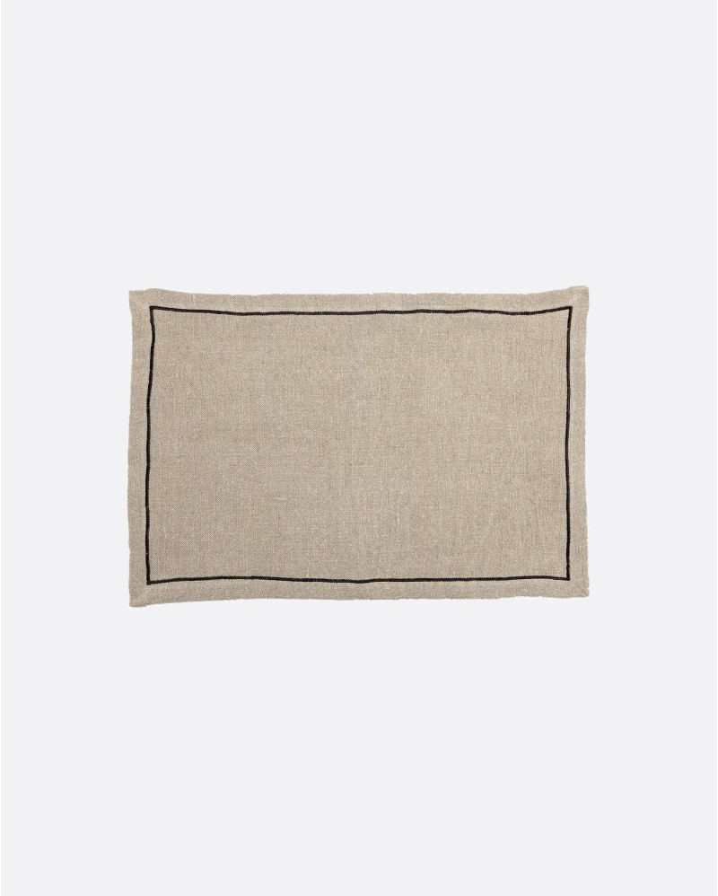 YAMPUR placemat in jute 50 x 35 cm in natural colour. Set of 2 units