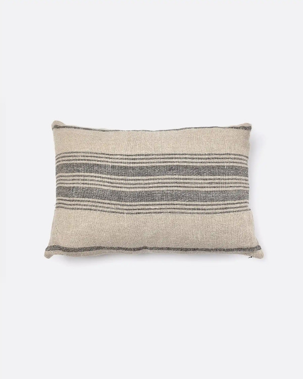 ZIP cushion cover in linen...