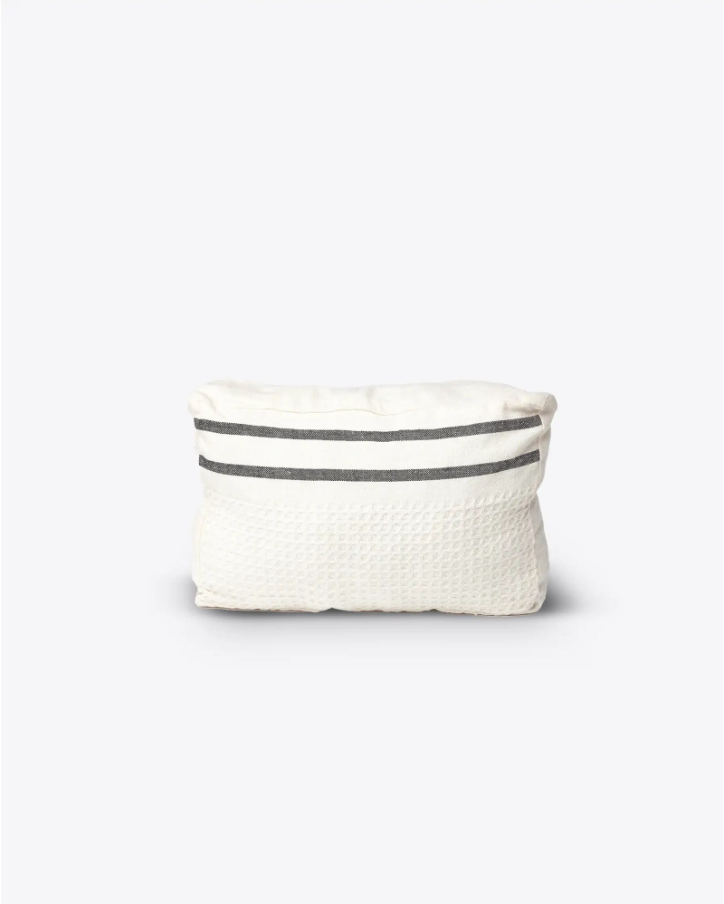 CHENNAI toiletry bag in recycled cotton 28 x 18 x 15 cm in white colour