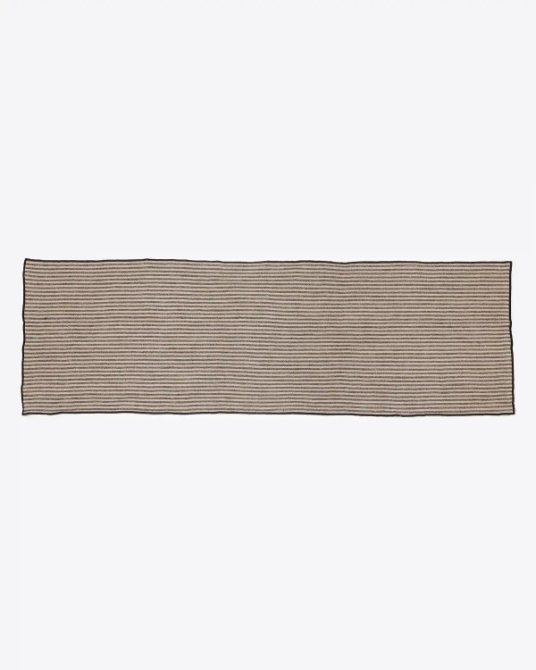 NOHAR table runner in linen...