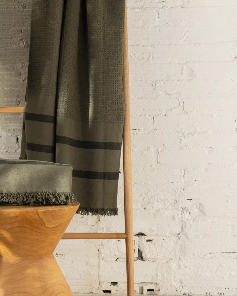 CHENNAI recycled cotton towel 200 x 180 cm in olive colour