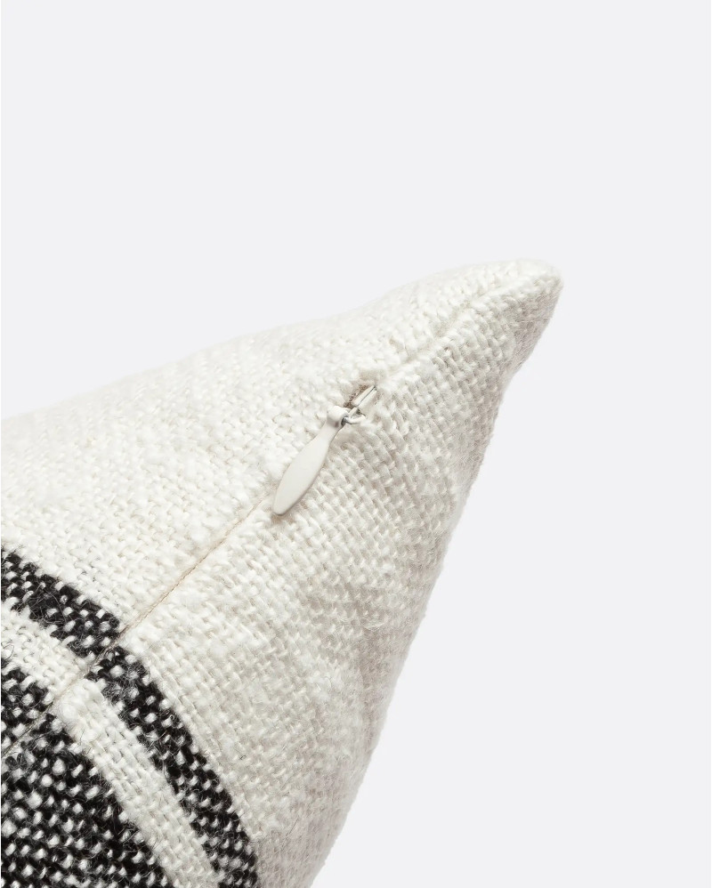 AGAR cushion cover in linen 75 x 40 cm in white colour with filling included