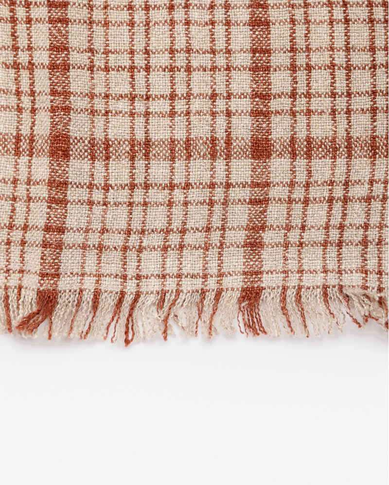 Plaid GADELA en lin 170 x 130 cm en couleur naturelle avec des rayures brunes et blanches