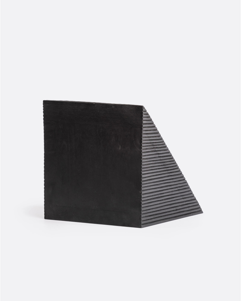 MEJA bookend in recycled teak wood 20 x 20 x 20 cm in black colour