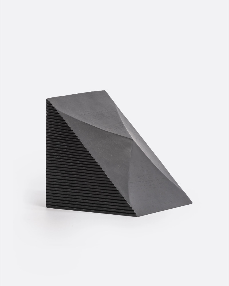 MEJA bookend in recycled teak wood 20 x 20 x 20 cm in black colour