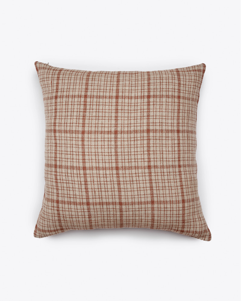 Housse de coussin GADELA en lin 50 x 50 cm en couleur naturelle avec des rayures brunes et blanches