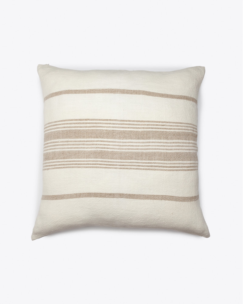 Housse de coussin ZIP en lin 60 x 60 cm en couleur blanche avec des rayures naturelles