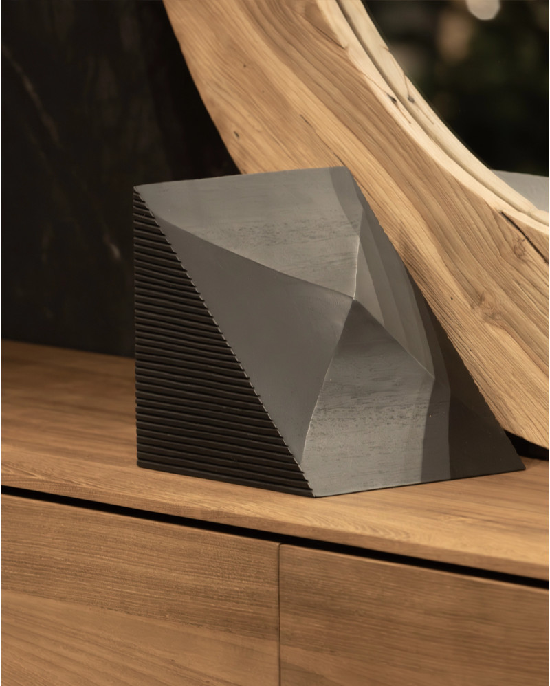 MEJA bookend in recycled teak wood 20 x 20 x 20 cm in black colour