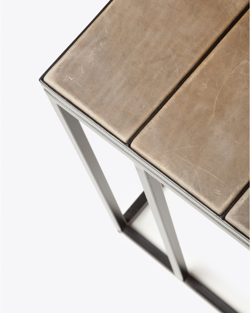 RENGAR table d'appoint en fer et cuir 46 x 40 x 53 cm