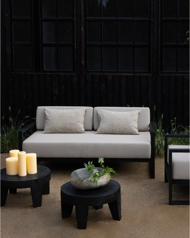 Sofá de exterior SELMA 2/3 plazas de madera de teca 170 x 83 x 67 cm en color negro y tapicería blanca