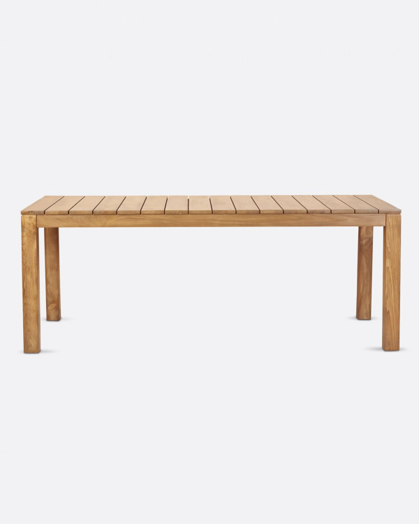 Mesa de comedor de exterior...