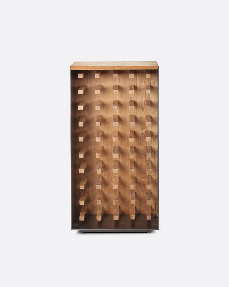 Botellero WINE de madera de teca reciclada y hierro 47 x 37 x 95 cm. Almacenaje hasta 36 botellas