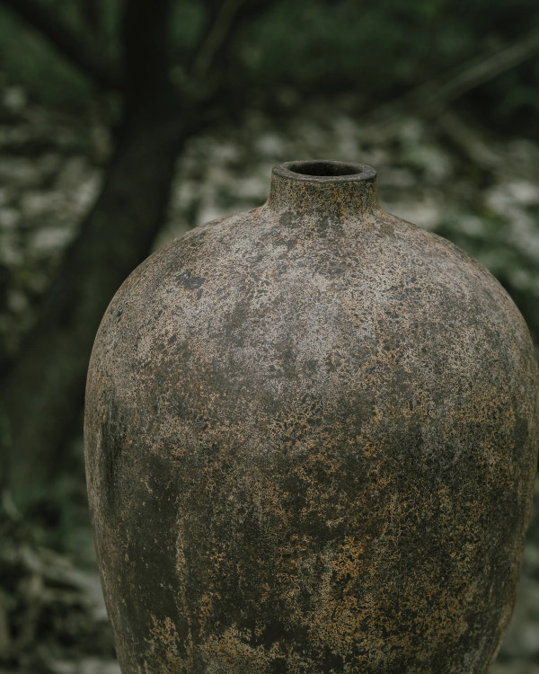 MONANA decorative clay vase...