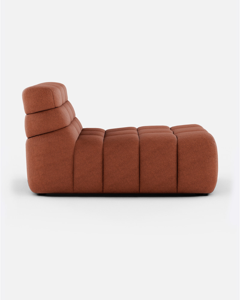 Chaise longue CHOPIN en oléfine recyclée 93 x 145 x 78 cm en couleur terracotta