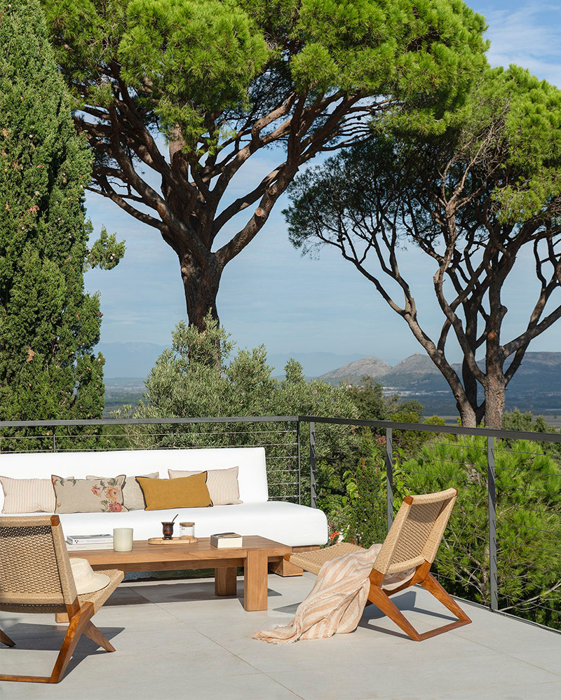 CORA 4-seater outdoor sofa in teak wood and synthetic rope 240 x 100 x 72 cm in natural colour and white textile