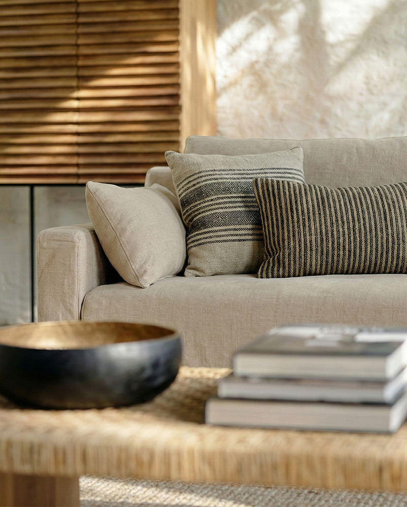 Sofá BEETHOVEN LINEAL 2P de lino 182 x 95 x 94 cm en color natural