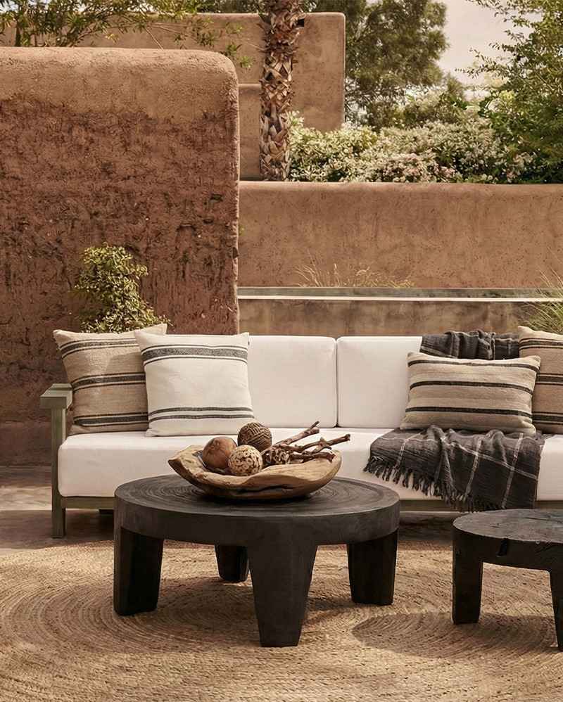 PANJANG 3/4-seater in natural teak with aged finish, 260 x 82 x 62 cm, with ivory-coloured upholstery