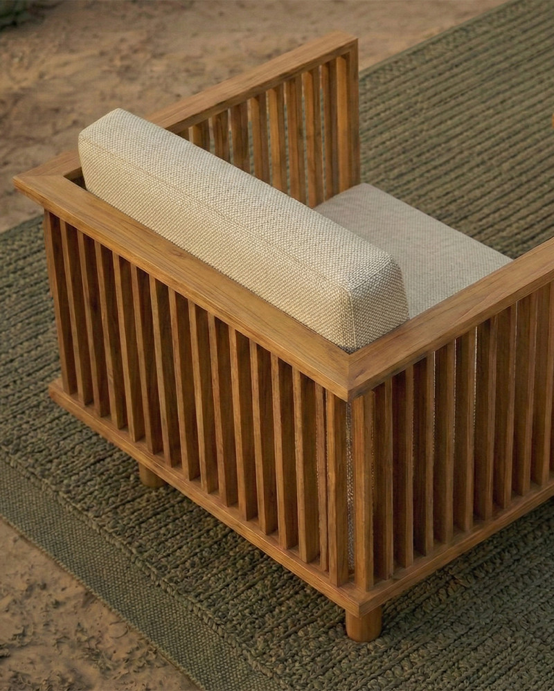 TOPRAK 1-seater outdoor sofa in natural teak and olefin, 84 x 82 x 77 cm, with ivory-coloured upholstery