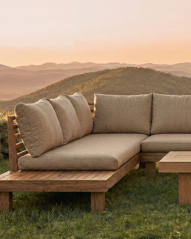 Sofá de exterior STRAUSS 4 plazas rinconero izquierdo en teca natural y olefina, con tapizado color arena (Sand)