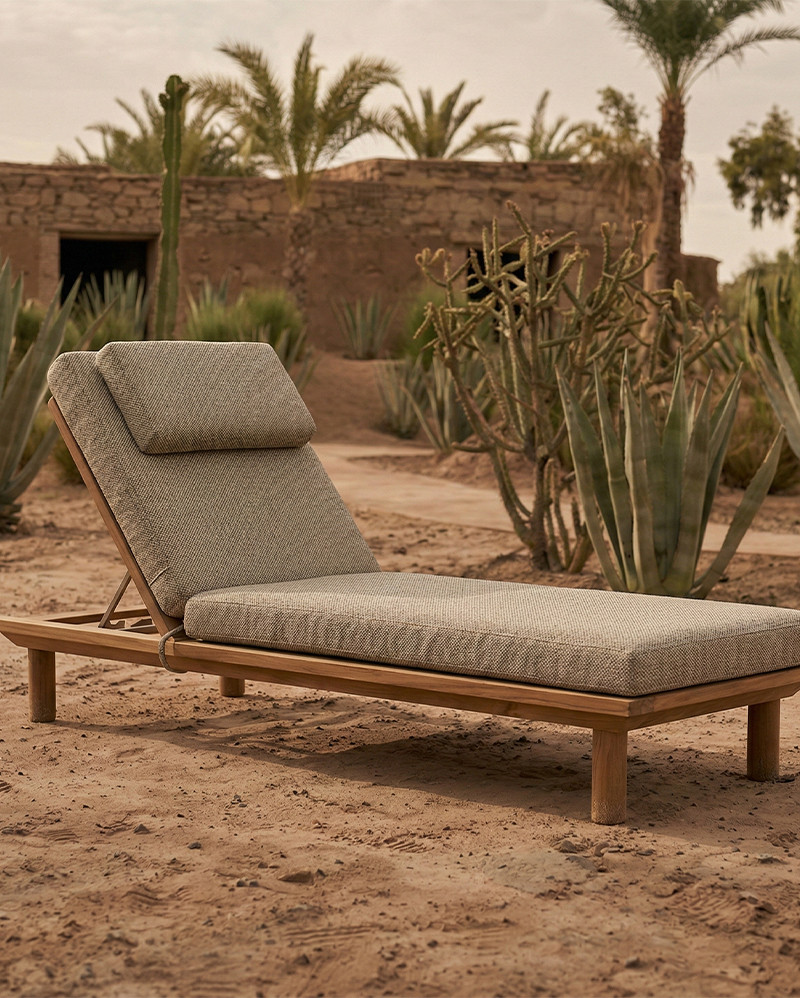 Transat d'extérieur TOPRAK en teck naturel, 200 x 70 x 25 cm, avec matelas couleur sable (Sand)