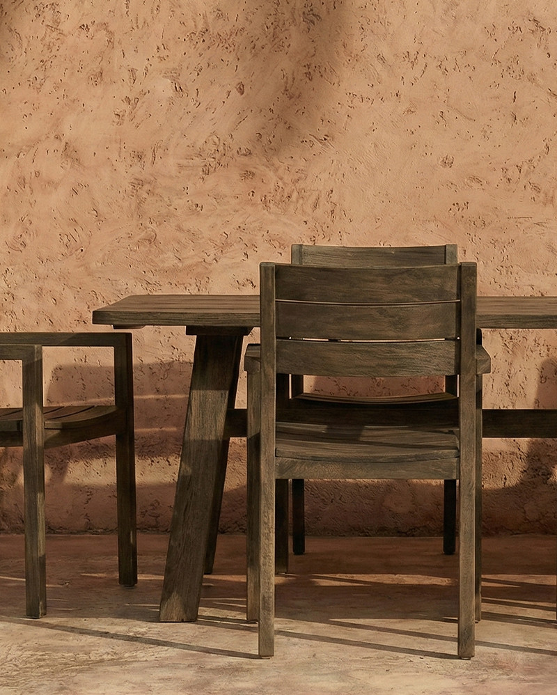 Mesa de comedor de exterior TUBAN de madera de teca 290 x 110 x 74 cm en acabado envejecido