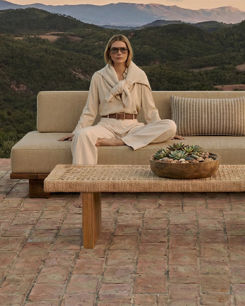 Sofá de exterior CORA 4 plazas en teca natural y cuerda sintética, 240 × 100 × 72 cm, con tapizado color arena (Sand)