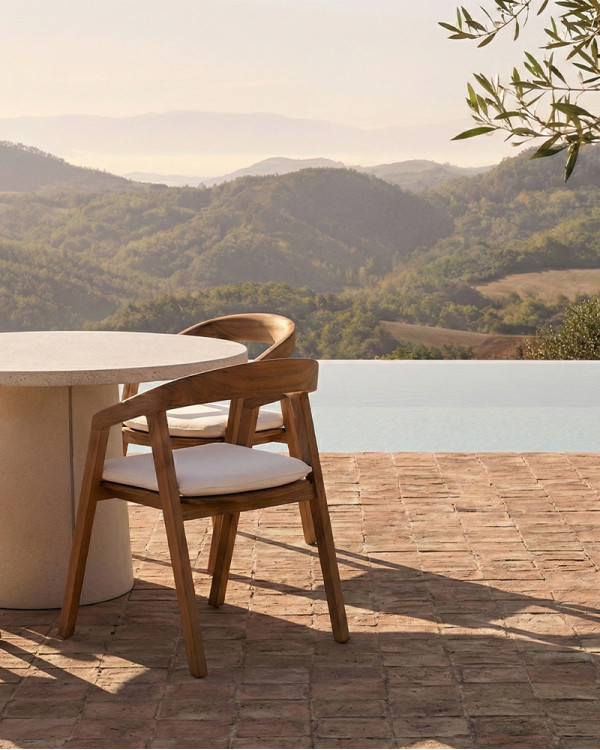 Mesa de comedor de exterior...