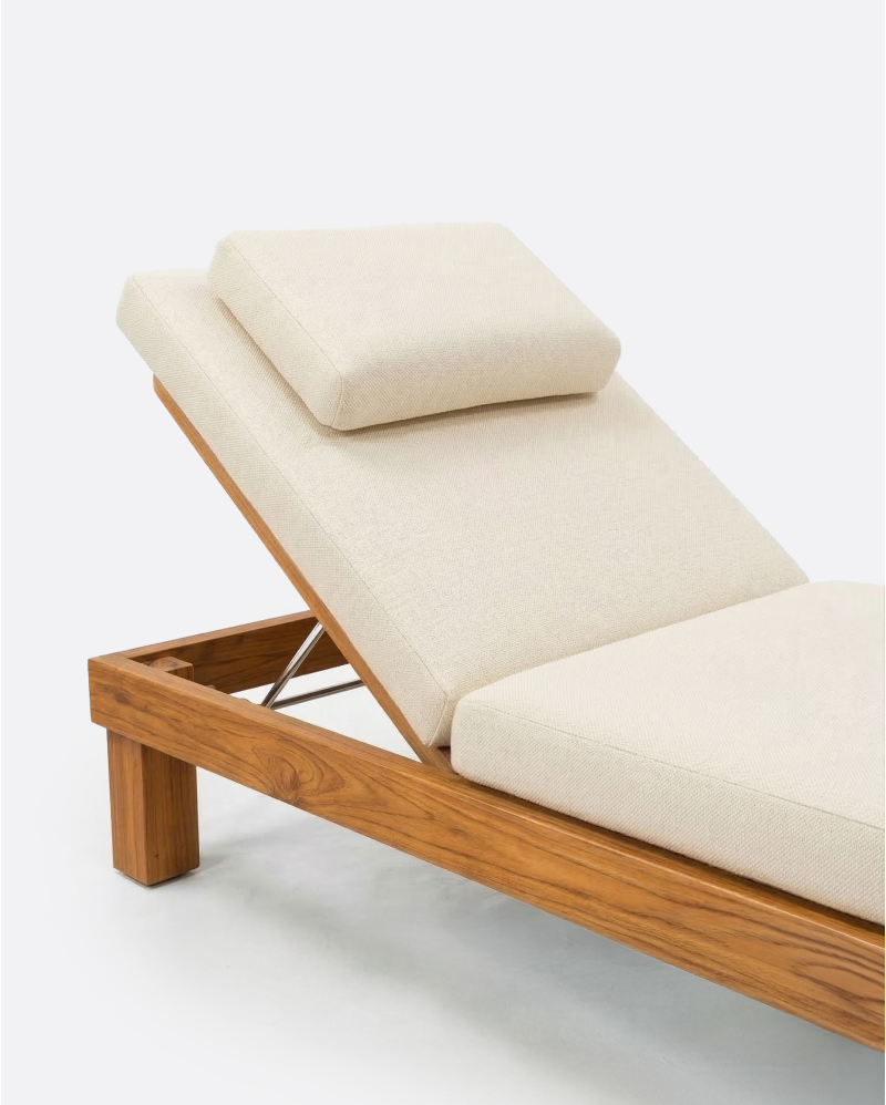Tumbona de exterior STRAUSS en teca natural, 200 x 80 x 25 cm, con colchón color marfil (Ivory)