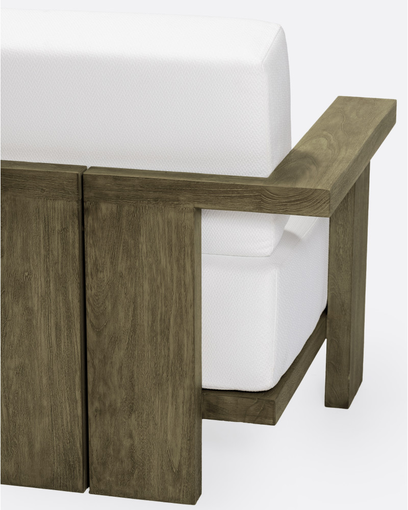 Sofá de exterior PANJANG 1 plaza de madera de teca 88 x 83 x 81 cm en acabado envejecido y tapicería blanca