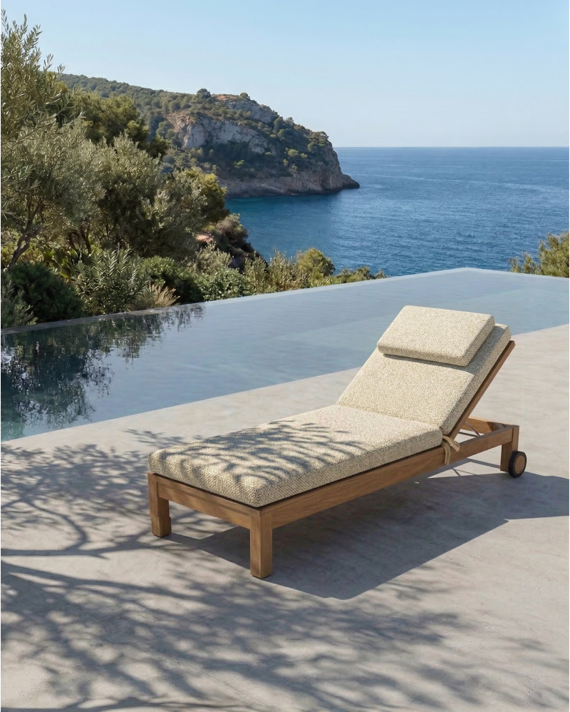 Tumbona de exterior GENESIS de madera de teca 201 x 78 x 27 cm con colchón color marfil (Ivory)